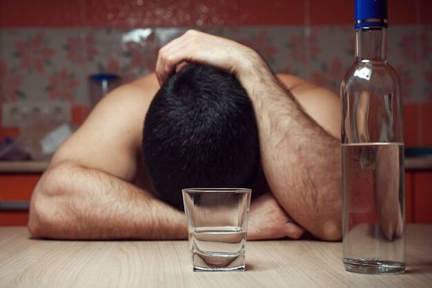 Alcolismo maschile, che porta a conseguenze fatali per il corpo