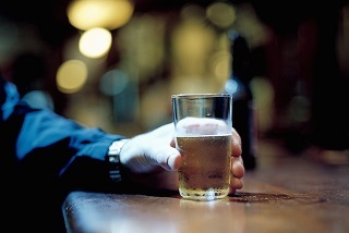 modi per smettere di bere alcolici da solo