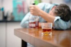 come smettere di bere alcolici da solo